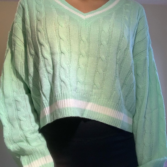 Super cute varsity styled sweater - Picture 2 of 3